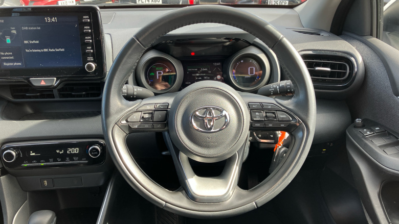 Toyota Yaris 1.5 Hybrid Design 5dr CVT Hybrid Hatchback